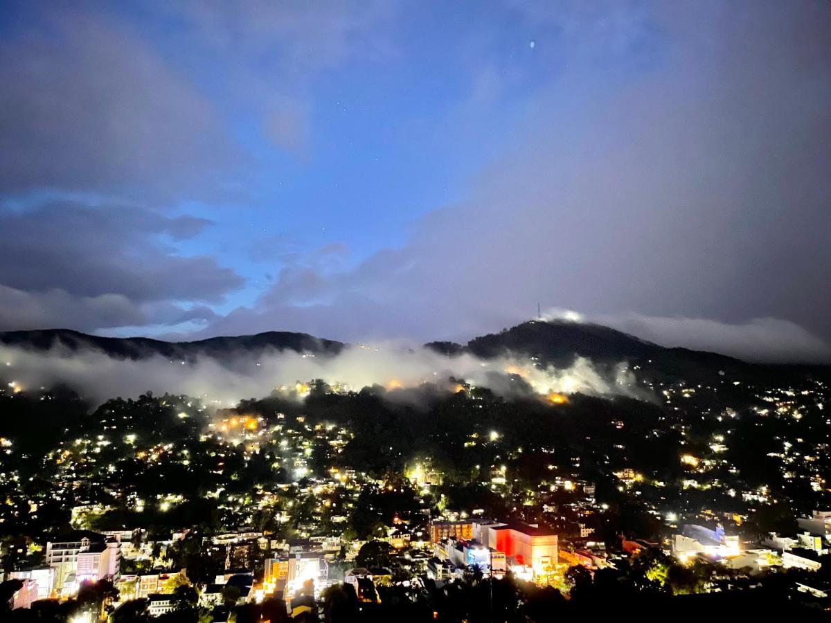 The SkyDeck Kandy Exterior foto